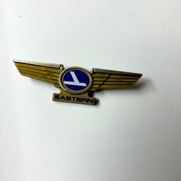 Vintage pins. 80s & 90s - Picture 2 of 15